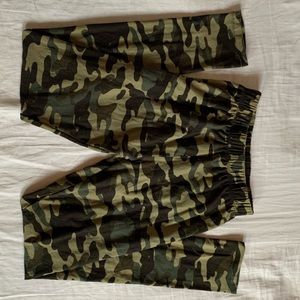 !2 for 1! Camo petite sweetlegs
